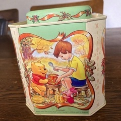プーさんのクッキー缶（グリーン）の画像