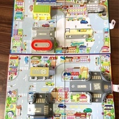 トミカ　ハンディ立体マップ　駅前ロータリー、まちへお買い物 2個セットの画像