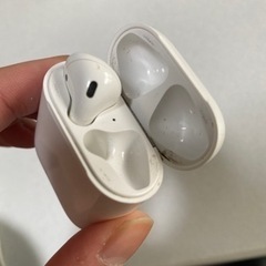 Airpods2 充電ケース(左耳イヤホン付き)の画像