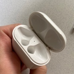 Airpods2 充電ケース(左耳イヤホン付き)の画像