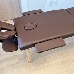 【お値下がり中】折りたたみ式マッサージベッドの画像