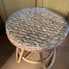 アジアンテイスト　バナナリーフ　カフェテーブル　バリ島の画像