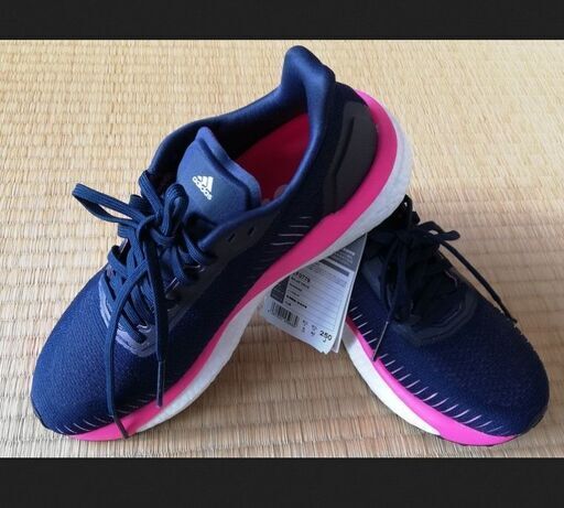 Adidas Boostランニング靴