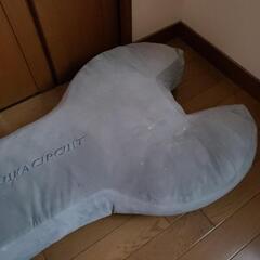 ☆在庫中☆超特大 鈴鹿サーキット スパナ型クッション 抱き枕 サイズ約130×60×16　レース　8耐　４耐　F1　フォーミュラーカー　全日本　の画像
