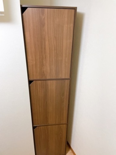 美品 ちょっとしたスペースの収納棚