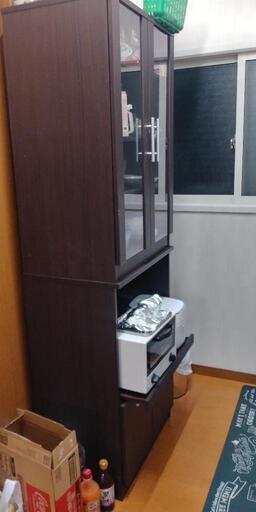 コンパクトな食器棚