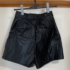合皮 ショートパンツの画像