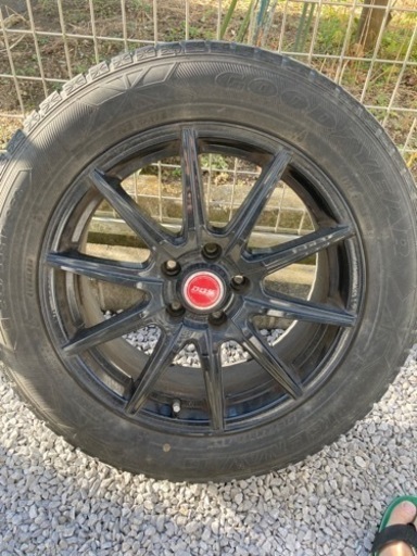 【215/60 R17】日産エルグランドE51 スタッドレスタイヤ