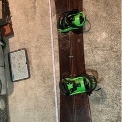スノーボードとビンディングセット