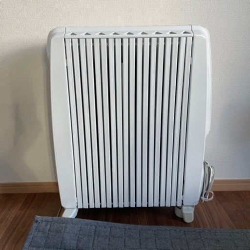 De'Longhi オイルヒーター ホワイト・グレー Amazon | De'Longhi (デロンギ) オイルヒーター アミカルド RHJ35M1015