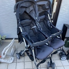 2人用　ベビーカー　コンビ　折り畳み