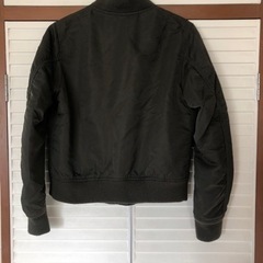 【UNIQLO】MA-1風　カーキ　ジャンバーの画像