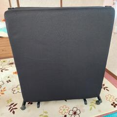 リクライニング折りたたみベッド(訳あり)の画像