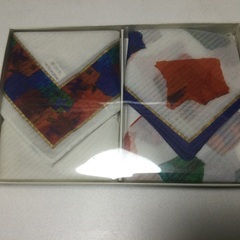 MITSUKOSHIブランド　レディースハンカチ2枚