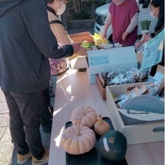 大人気！！焼きいもあります！朝市開催10時〜