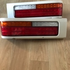 旧車、レパード❗️テールx２❣️商談中の画像