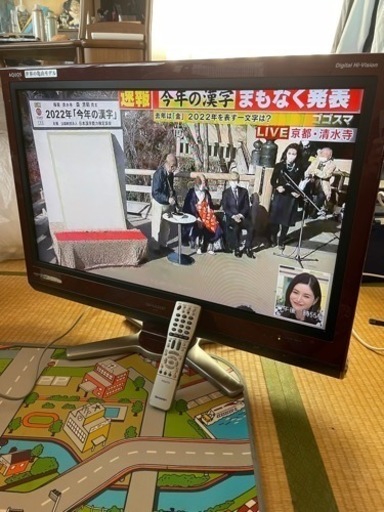 シャープ32型液晶テレビ　世界の亀山モデル