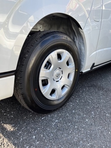 ハイエース　新車外し　タイヤ4本セット