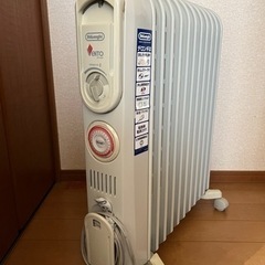 デロンギ　オイルヒーター　V551115EFS F字型フィン11枚の画像