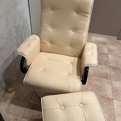 リラクシングチェア　オットマン付きの画像