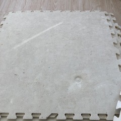 【取引中】ジョイントマット62cm×62cm 27枚　の画像