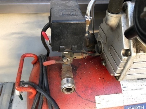 最終値下げ！　100v　エアーコンプレッサー