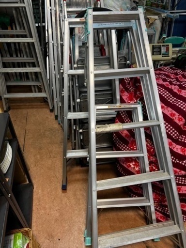脚立  いろいろあります 段数によって値段前後します  しげん屋