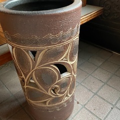陶器製の傘立て