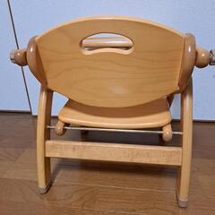 お話中 子供用 木 椅子 800円です✩.*˚の画像