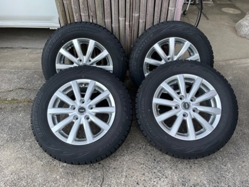 スタッドレスタイヤ付きアルミホイル