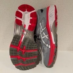 asics スニーカー　ランニングシューズの画像