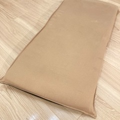 座椅子　ベージュ　1人用　の画像