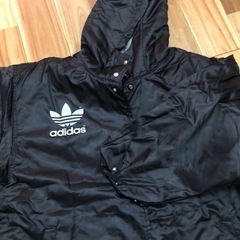 アディダス　ベンチコートの画像