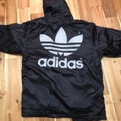 アディダス　ベンチコートの画像