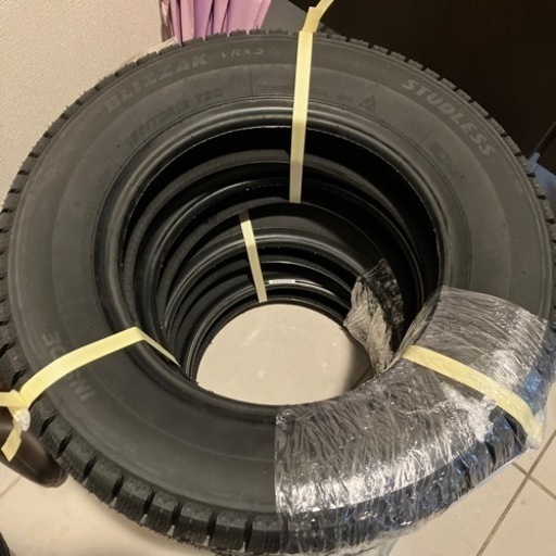 新品　スタッドレスタイヤ　155 70 R12