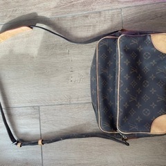 LOUIS VUITTONショルダーバッグモノグラムキャンバスナイル