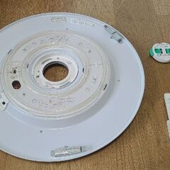 【複数出品⑩】コイズミ　LEDシーリングライト　カバー割れ