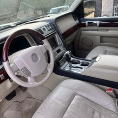 左外車 ハンドル 4WD リンカーン ナビゲーター スタッドレスタイヤの画像
