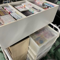 大量のマンガ！+プラモデルなど😩まとめて持って帰ってください！の画像