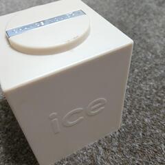 iceウォッチ　ベージュ　文字盤ガラスに傷ありの画像
