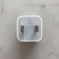 APPLE 純正品　充電器　MD810LL