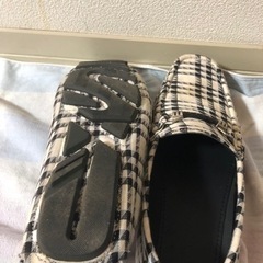 semantic designドライビングシューズの画像