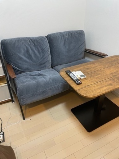 ソファーとテーブルセット