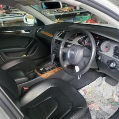 アウディーA4の画像