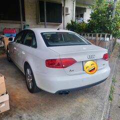 アウディーA4の画像