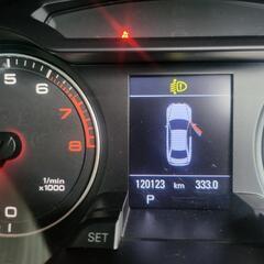 アウディーA4の画像