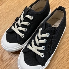 【新品未使用】futafuta  17センチスニーカーの画像