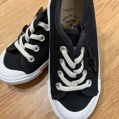 【新品未使用】futafuta  17センチスニーカーの画像