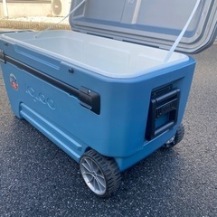 キャンプ用品  大型クーラーボックス 104リットルの画像