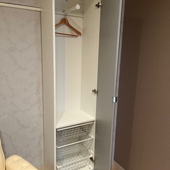 IKEA イケア　鏡付きロッカー② 完成品の画像